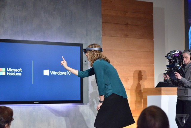 Microsoft Hololens: Bước đột phá của ông trùm công nghệ Microsoft